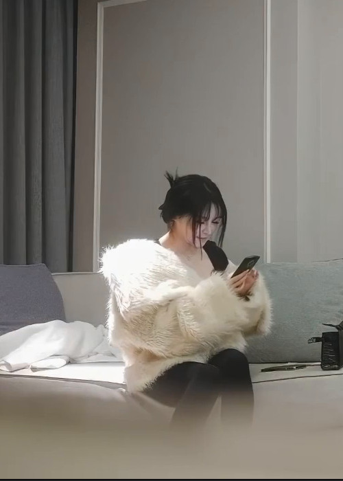 探花精选高价约了个丰乳肥臀肉感美少妇啪啪互舔抠穴调情翘起屁股后入干得直叫求饶